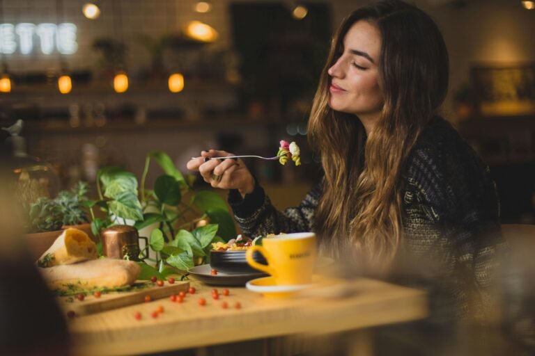 WOMAN EATING HEALTY FOODS